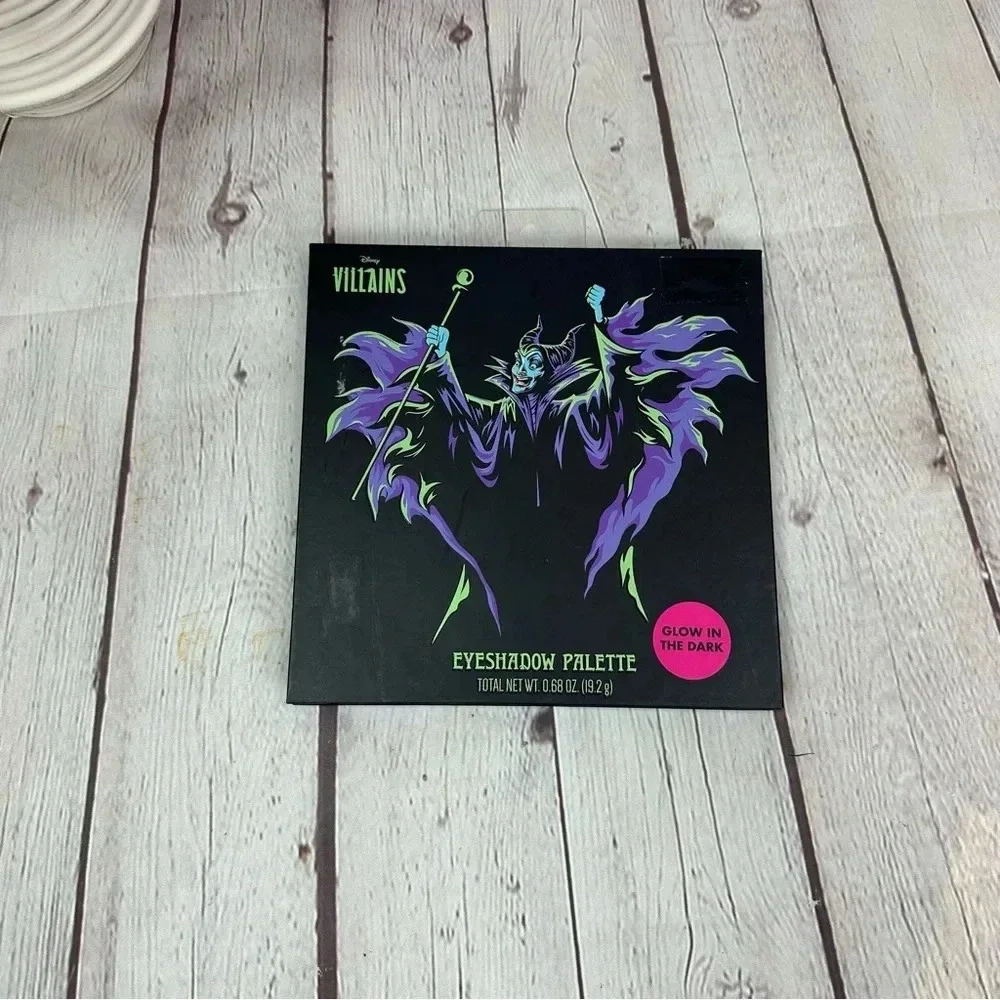 NWT Disney Villains glow in the dark eyeshadow palette 16 colors goth cosplay